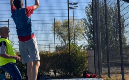 Jornada de baloncesto en el CDM Aluche.